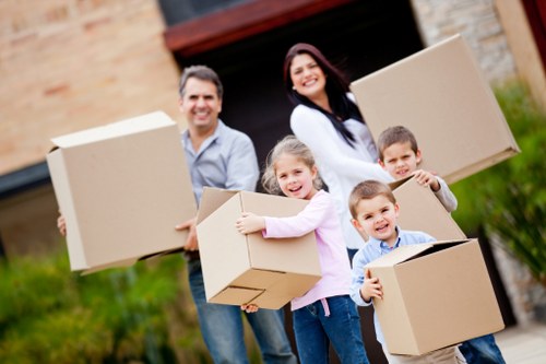 Furniture protection and packing support for a flat removal service