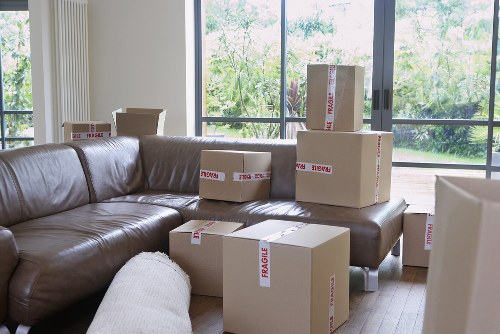 Careful transport of sofas and wardrobes during a local move